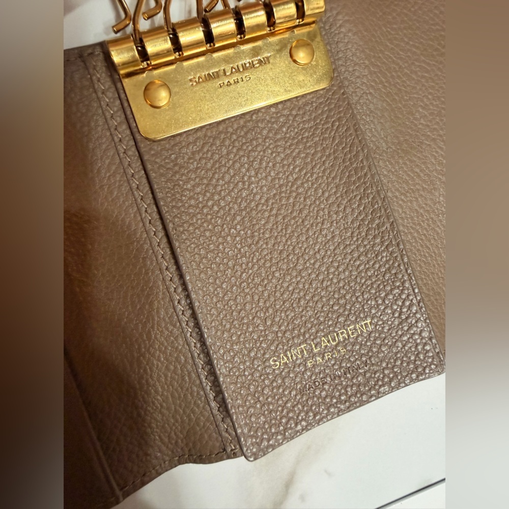 SAINT LAURENT Grained Calfskin Monogram Key Case YSL beige w/COA - Picture 13 of 13